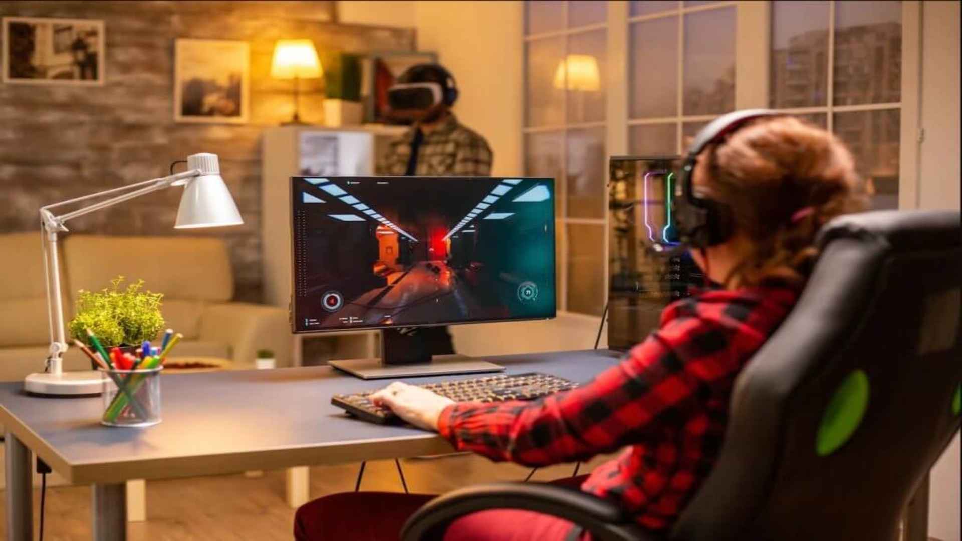 Online Mobile Games with Competitive Online Arenas